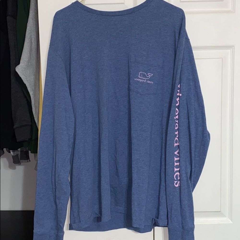 Blue and pink Vineyard vines
